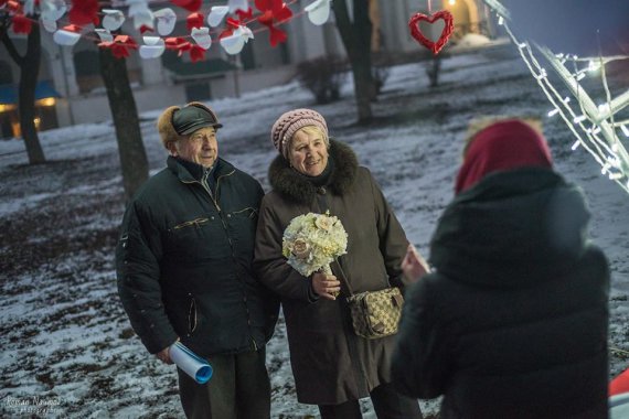 Пари одружувалися жартома. Отримували документ про одруження підписаний уявним святим Валентином