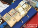 У Києві затримали банду, яку очолював 47-річний полковник  поліції, екс-керівник  одного з департаментів.    Зловмисники продавали інформацію з обмеженим доступом