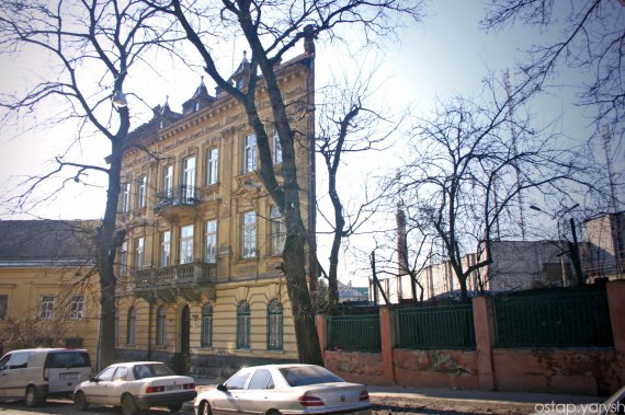 Львівські плоскі будинки