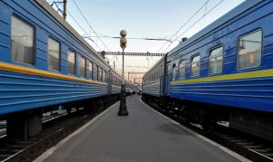 К Международному женскому дню "Укрзализныця" назначила 17 дополнительных поездов. Фото: pravda.press