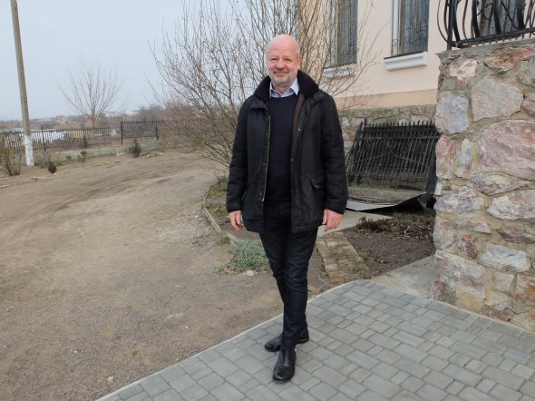 Ганс-Йозеф ФЕЛЛЬ написав проект Закону про відновлювальні джерела енергії, який був прийнятий у 2000 році.