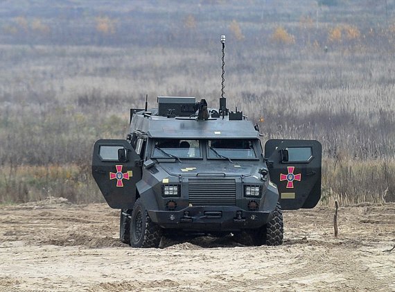 Бронеавтомобіль "Барс-8" розроблений автомобільною компанією "Богдан Моторс"