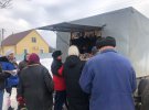 Жители села Бричковка на Полтавщине дважды в неделю покупают продукты в магазине на колесах