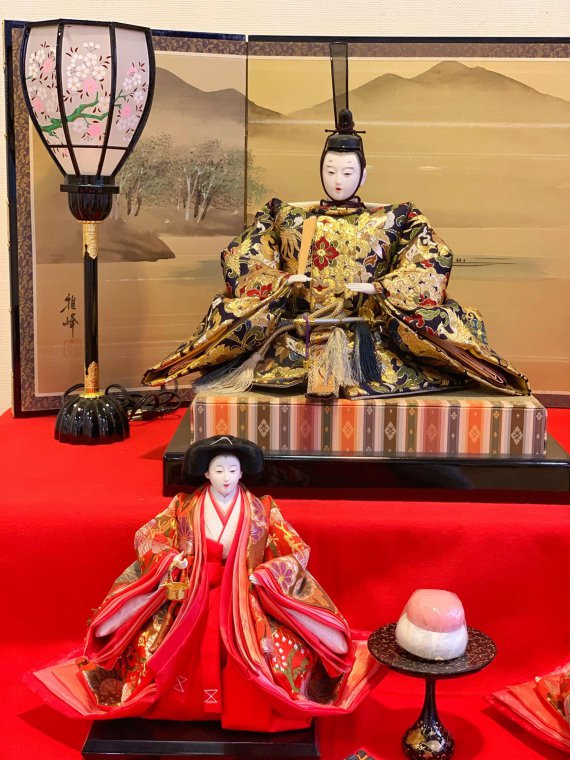Куклы хина-нингё - император и императрица