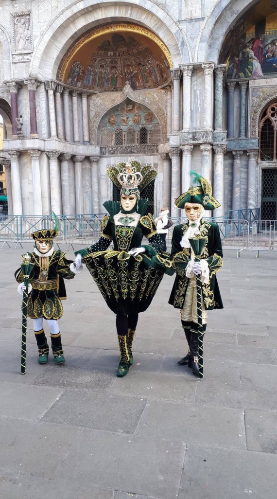 Любов Антонюк  виграла конкурс на найкращий карнавальний костюм в Венеції