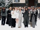Кара Делевінь, Пенелопа Круз і Кайя Гербер виступили на фінальному показі Chanel