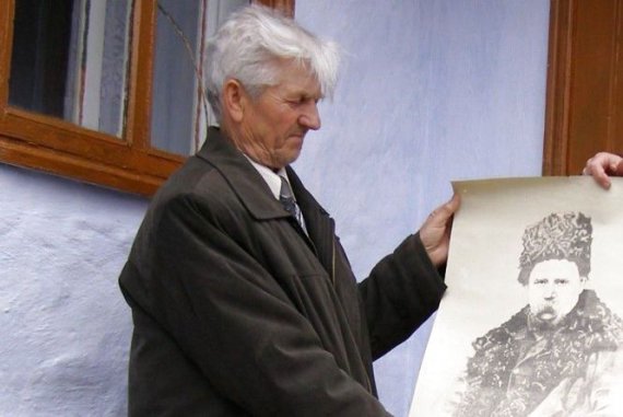 Петро Бріжук створив унікальний портрет Тараса Шевченка з мікроскопічних букв