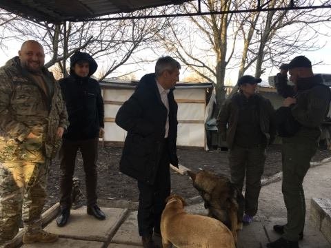 Командир Андрій Стемпіцький позивний "Летун" та кандидат у президенти від націоналістів Руслан Кошулинський