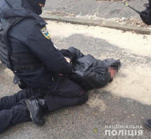 На Донбассе задержали торговца оружием. Фото: Нацполиция
