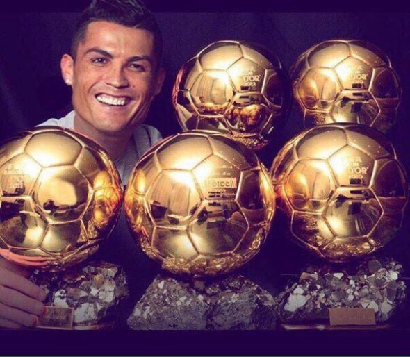 Роналду со своими золотыми мячами