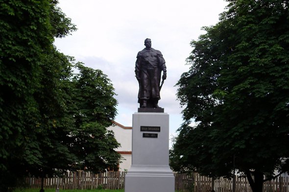 Пам'ятник Богдану Хмельницькому у Білорусії