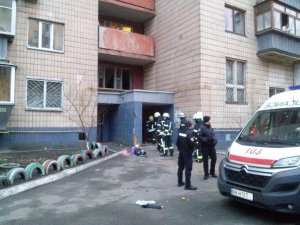 У Києві стався вибух в під'їзді житлового будинку. Фото: Інформатор
