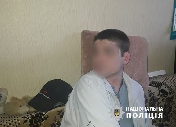 В Мариуполе Донецкой области задержали 36-летнего мужчину, который рассылал полицейским порноматериалы