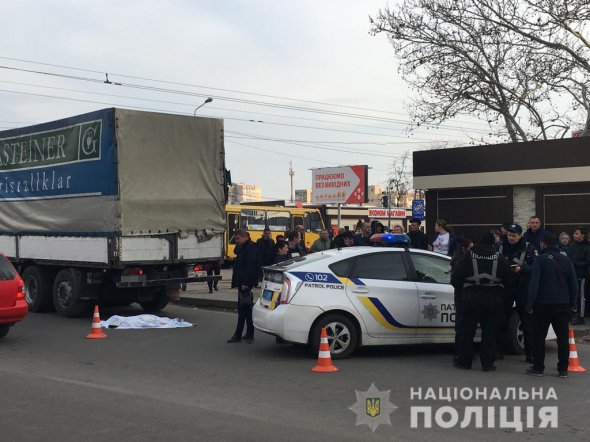 В Одесі на нерегульованому пішоходному переході вантажівка  на смерть переїхала пенсіонерку