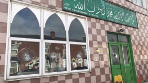 В британском Бирмингеме неизвестные напали на мечети. Фото: BBC