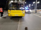 У Києві маршрутний автобус №155 збив трьох жінок на пішохідному переході біля станції метро Дорогожичі