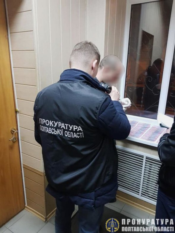 Оперативник карного розшуку затриманий в Кременчуці на хабарі 30 тис. грн.