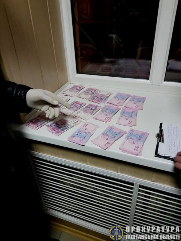 Оперативник карного розшуку затриманий в Кременчуці на хабарі 30 тис. грн.
