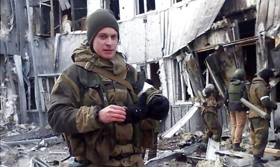 Осенью 2014 Роман Джумаев воевал на стороне боевиков в бандформировании "Пятнашка" под донецким аэропортом и зимой 2015 - в Дебальцево