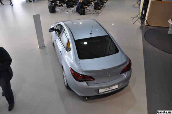 Показали нові моделі Opel