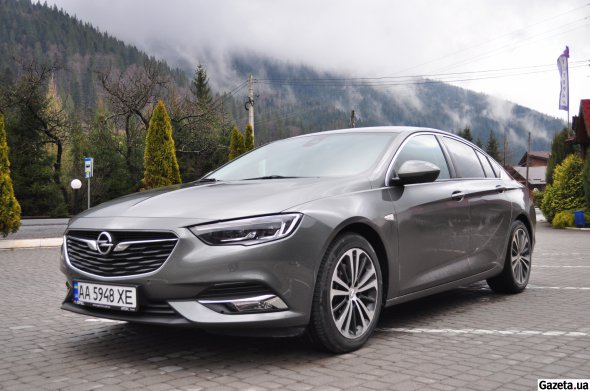Показали нові моделі Opel