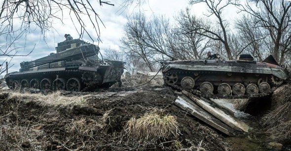 Евакуація понівеченої БМП, на якій загинув Сергій Валах. 