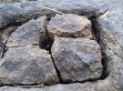 На узбіччі дороги під Полтавою можна знайти занедбані могили