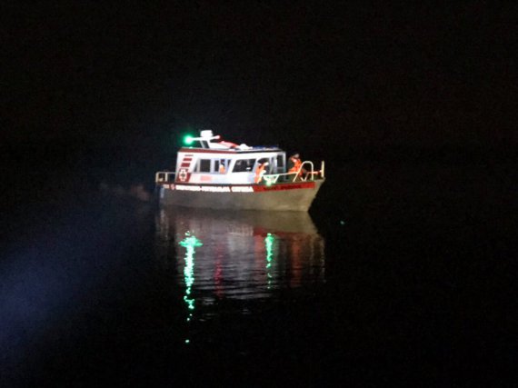 На Полтавщине на р. Днепр перевернулась моторная лодка. На борту было 5 человек. Судьба 4-х - неизвестна