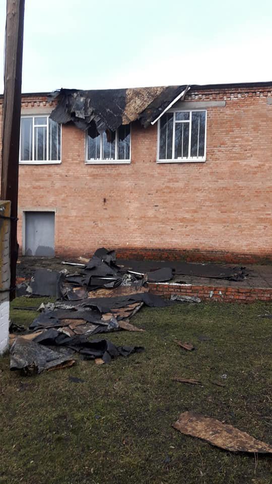 У Новосанжарському районі Полтавщини вітром позривало дахи
