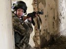Во Львове военнослужащие батальона обозначения действий противника "OPFOR" провели учения по противодействию противнику в городских условиях.