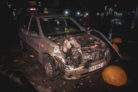 Всі шість автомобілів, крім Mitsubishi Lancer, були серйозно пошкоджені. 