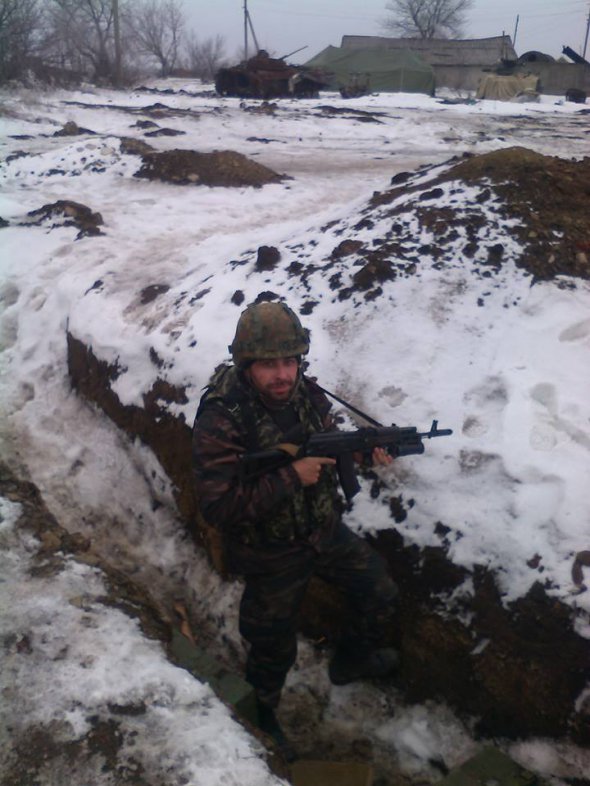 Тарас Когут родом з Тернополя. Кадровий військовий. В грудні 2013 році попав у 128-му бригаду на посаду психолога роти