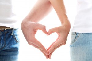 Любые любовные отношения проходят через пять стандартных стадий, самая сложная – третья. Фото: ua.depositphotos.com