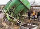 В Киеве й произошла авария на железной дороге. На маневровой ветке с рельсов сошли 7 вагонов загруженного поезда