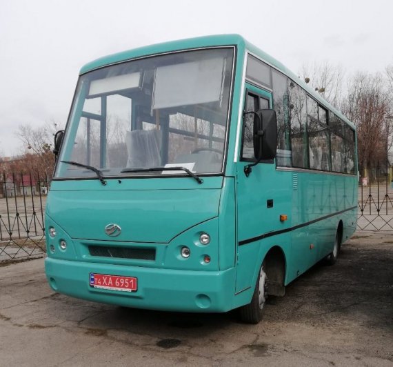 У Коломацькій ОТГ купили комунальний автобус