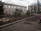 Новотошківська виборча дільниця знаходиться у будинку, який поєднує в собі дитячий садочок та школу. Останній раз вибори на ній проходили у 2010 році