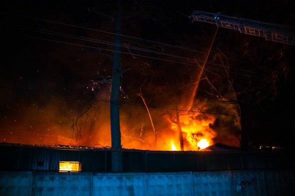 В Ворзеле произошел масштабный пожар на военных складах. Фото: Информатор