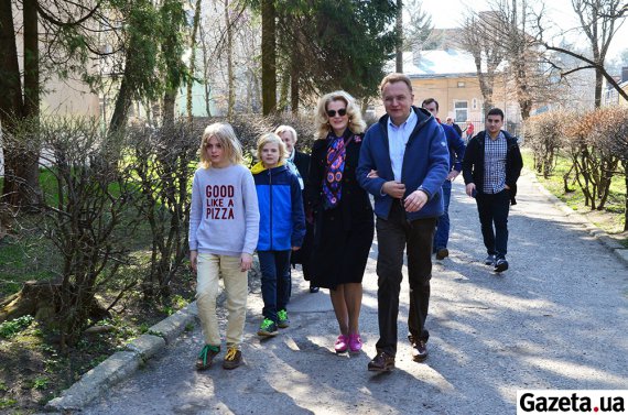 Андрей Садовый заявил, что отдал голос за будущее детей и призвал всех украинцев обязательно идти на участки и голосовать