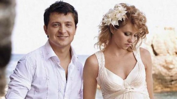 Свадьбу Зеленские сыграли в 2003 году. Сейчас пара воспитывает двоих детей - 14-летнюю Александру и 5-летнего Кирилла