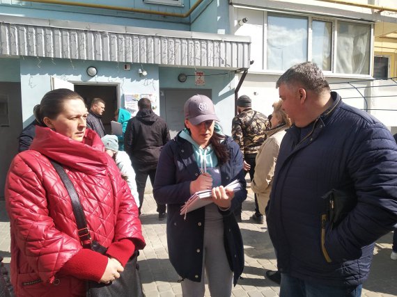 3 квітня відбулися збори, на яких мешканцям будинку на Параджанова,3 мали віддати документи на дім