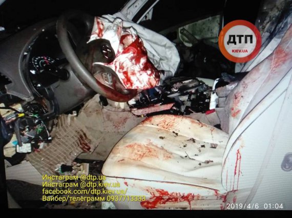 Вблизи Переяслав-Хмельницкого Киевской области во время движения в автомобиле Toyota Camry сработала взрывчатка. Водитель погиб