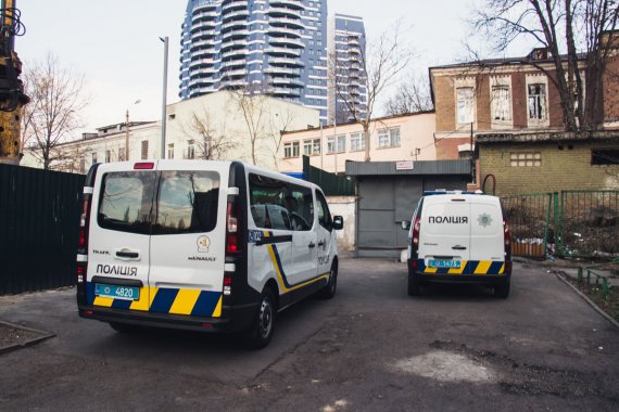 У  Києві  в квартирі на Печерську виявили мертвою 30-річну жінку. Підозрюють убивство