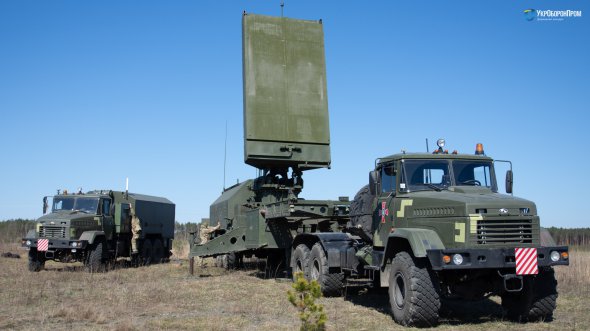 Контрбатарейный радар 1Л220УК предназначен для разведки позиций артиллерии противника.