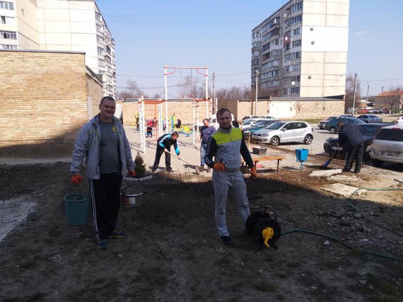 Влаштували прибирання на вулиці Геннадія Біліченка та у мікрорайоні "Боженко"