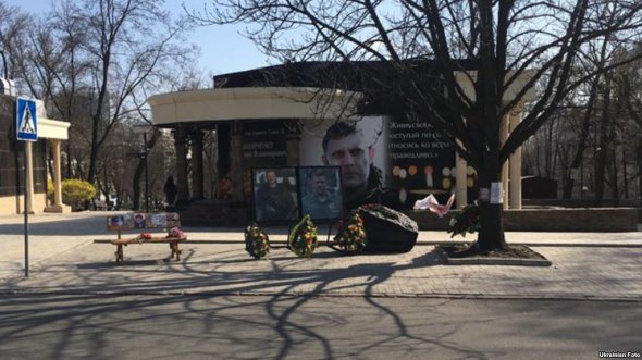 Огромные портреты лидера боевиков Александра Захарченко на фасаде бывшего ресторана "Сепар"