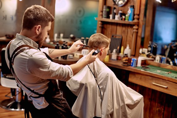 Сегодня Frisor насчитывает 37 парикмахерских, в том числе в Польше (Краков, Жешув) и Литве (Вильнюс).