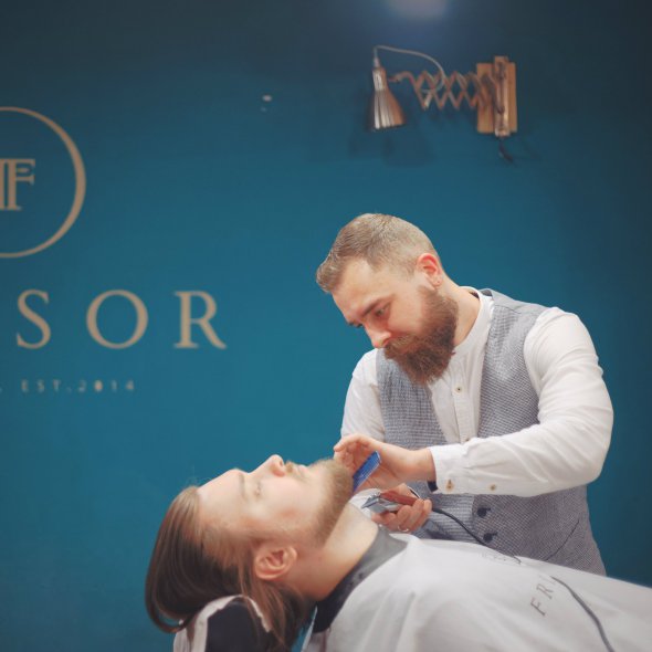 Чтобы открыть Frisor, независимо от города, нужно вложить 20-35 тысяч долларов