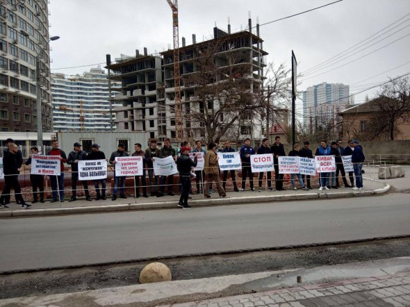 В Одессе протестовали против застройки побережья высотными "жемчужинами"