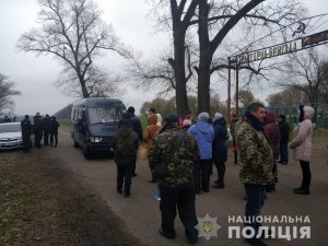 На Київщині затримали велику банду озброєних тітушок. Фото: Нацполіція
