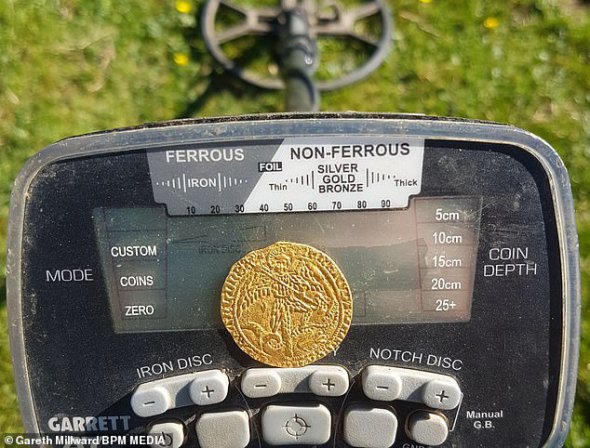 Британец нашел золотую монету